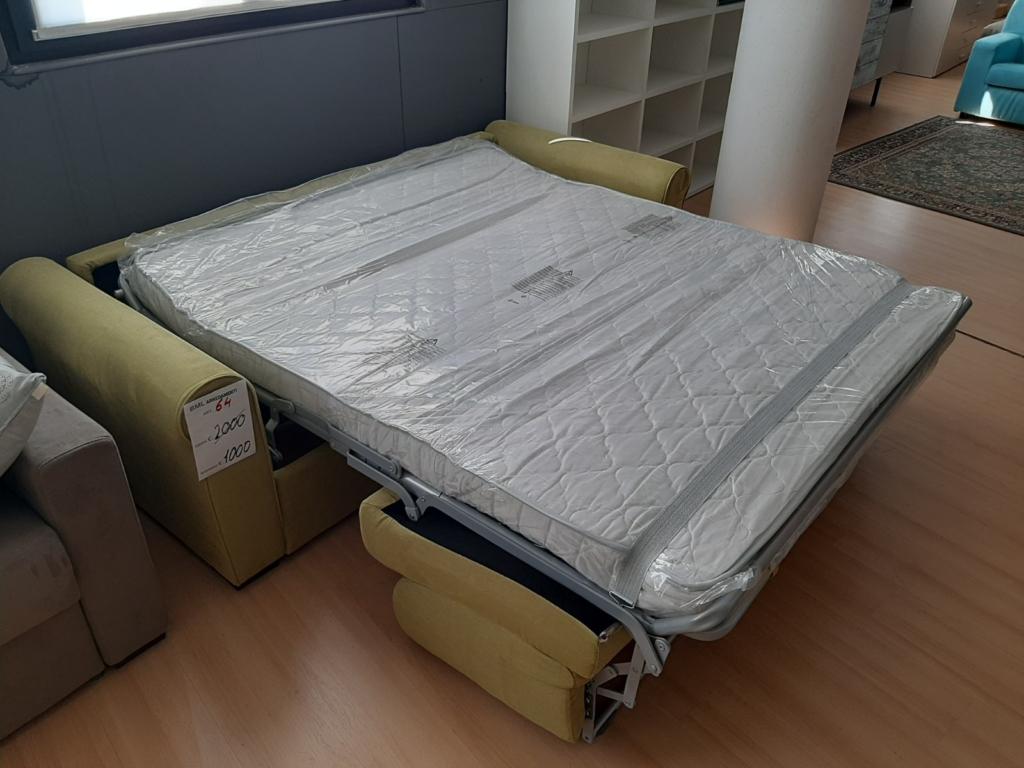 Divano letto con materasso 160x190 (art.64) promozione - Outlet mobili e  arredamento a Vicenza: cucine, camere, armadi, divani, bagno, letti scontati